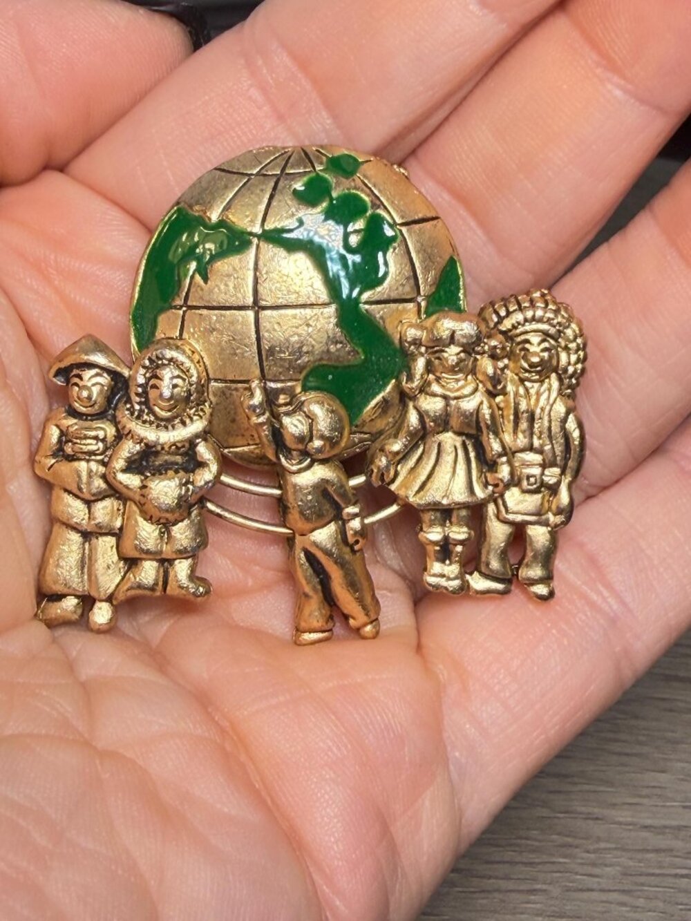 Vintage Children Around the World Brooch Globe Gold Tone Sliding Figure 1.85" - Picture 10 of 11